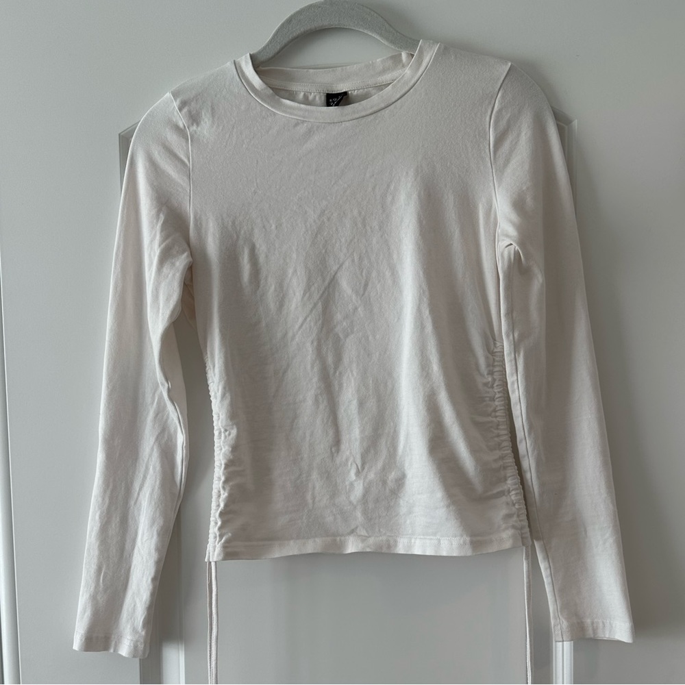 SHEIN Drawstring Ruched Solid Tee - Picture 2 of 5